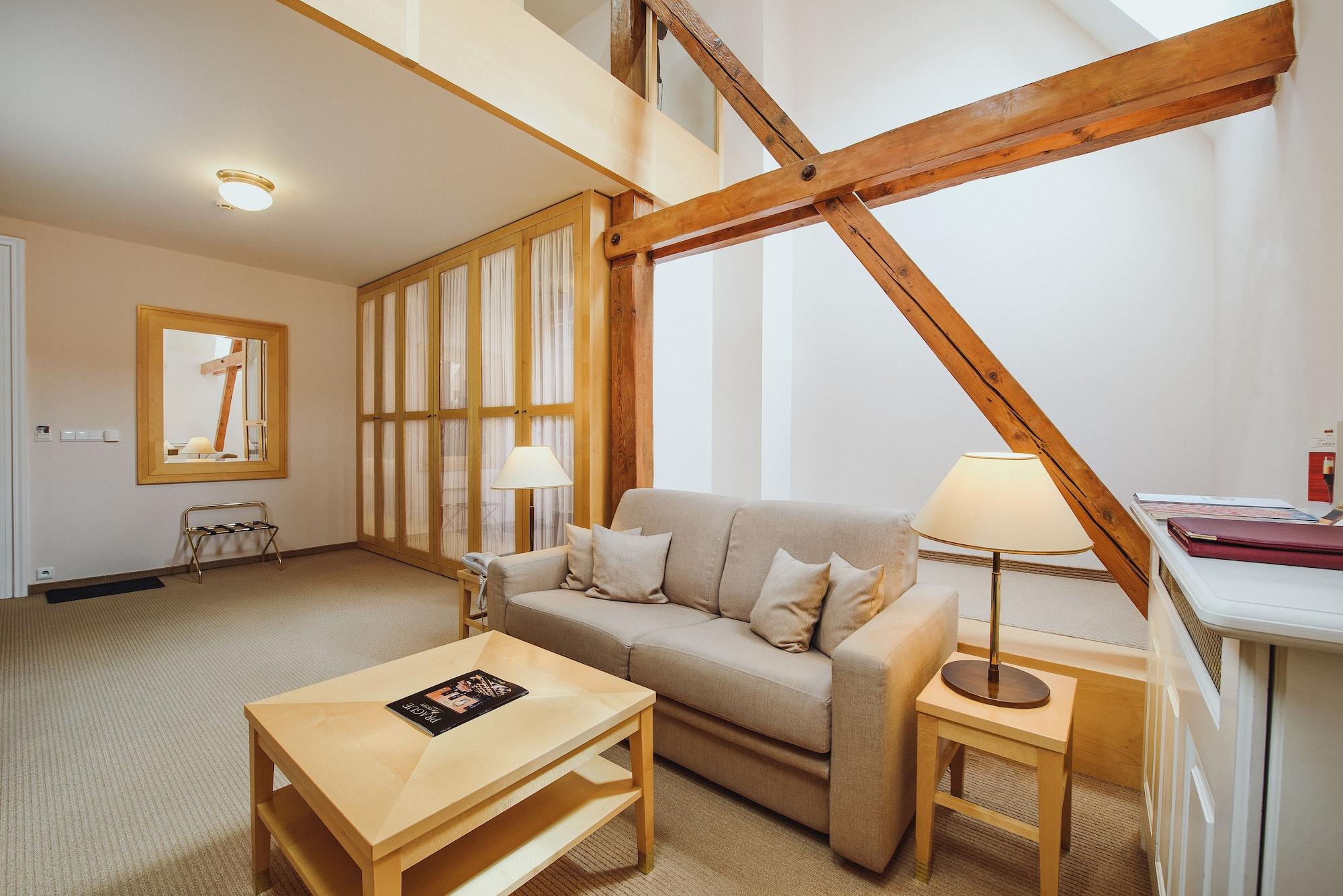 Ventana Hotel Прага Екстериор снимка