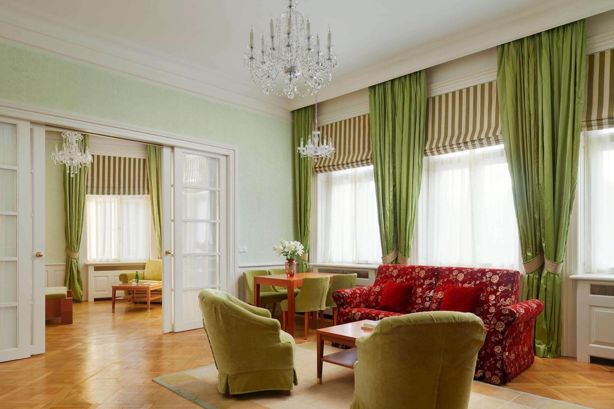 Ventana Hotel Прага Екстериор снимка