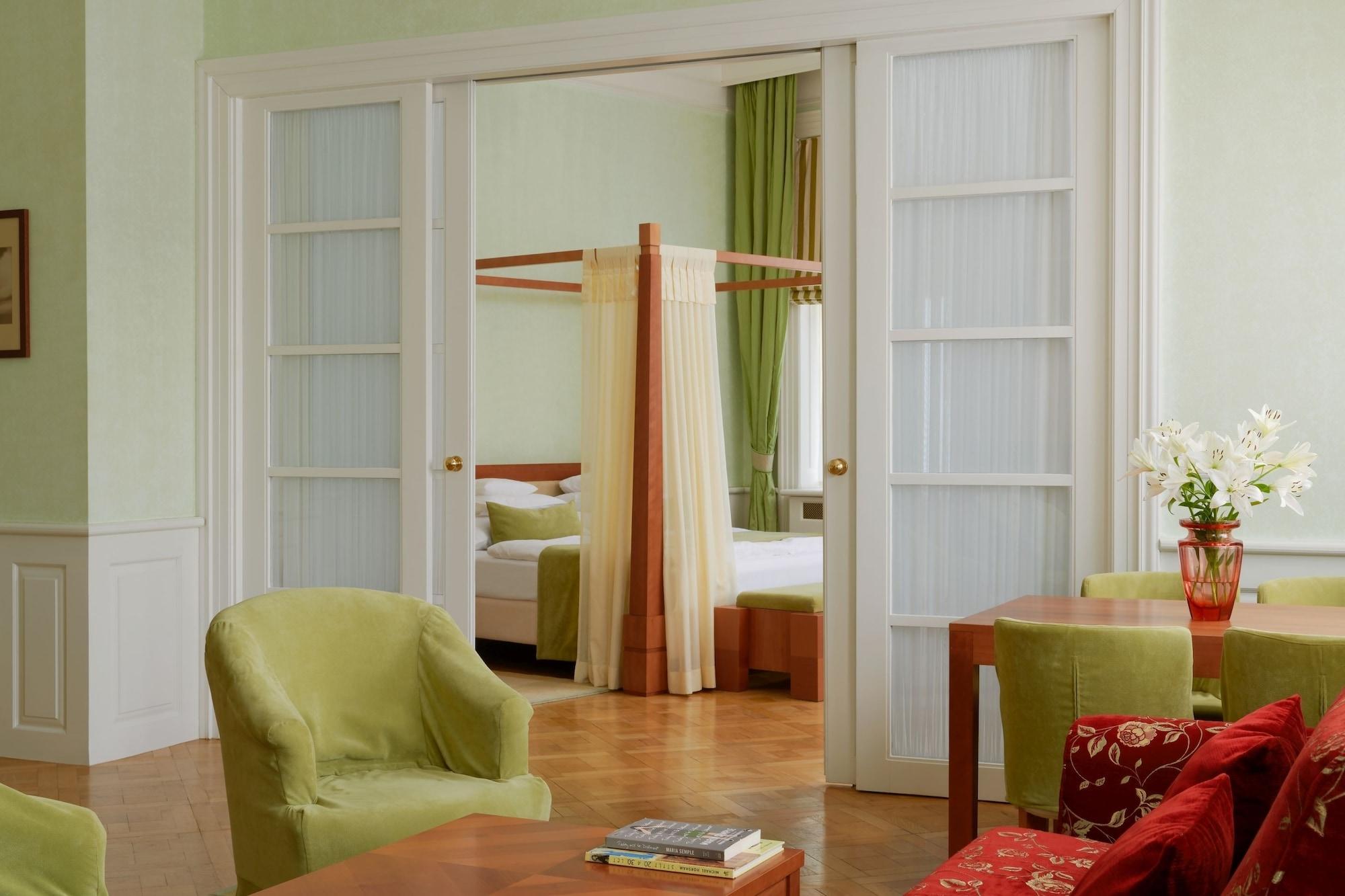 Ventana Hotel Прага Екстериор снимка