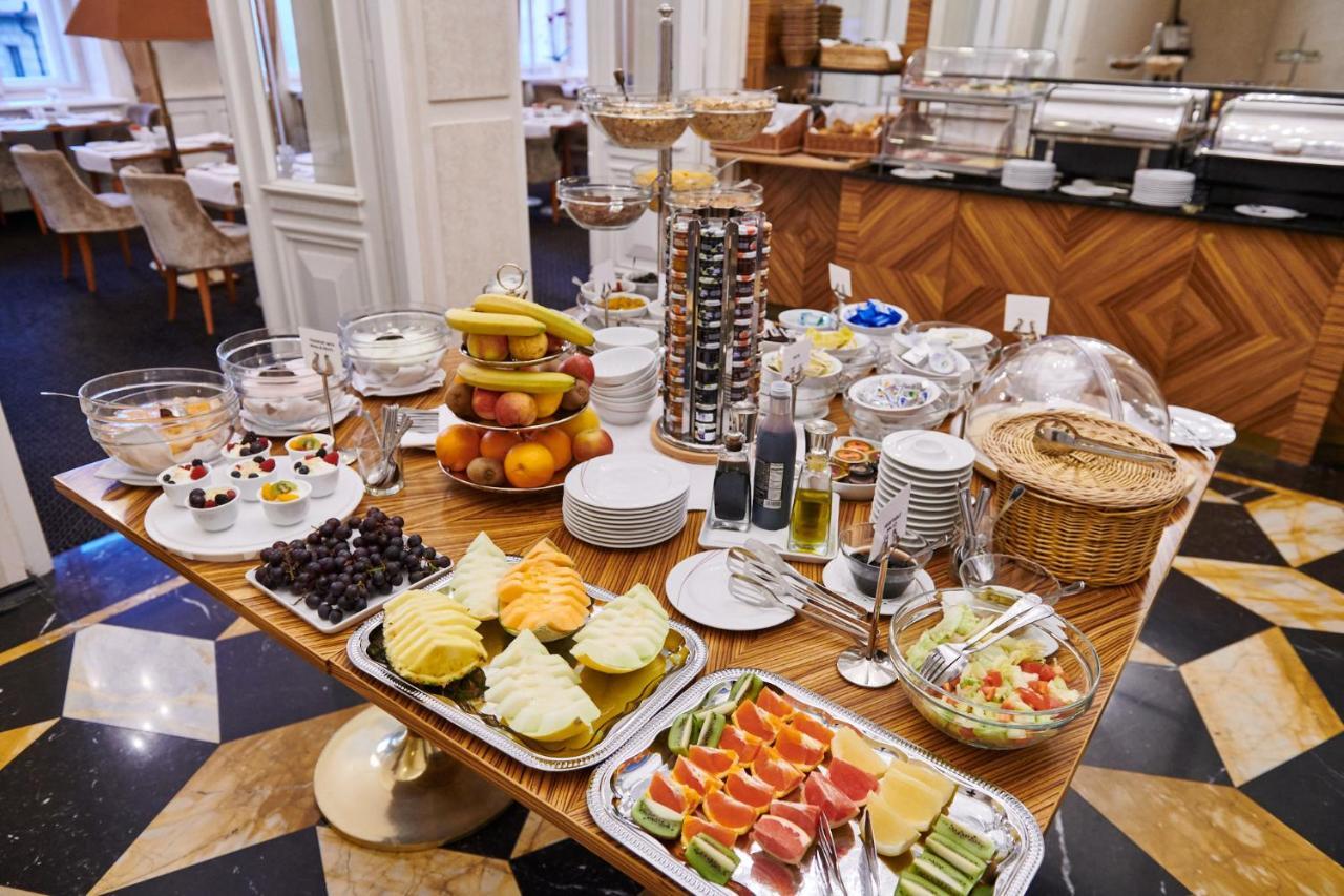 Ventana Hotel Прага Екстериор снимка