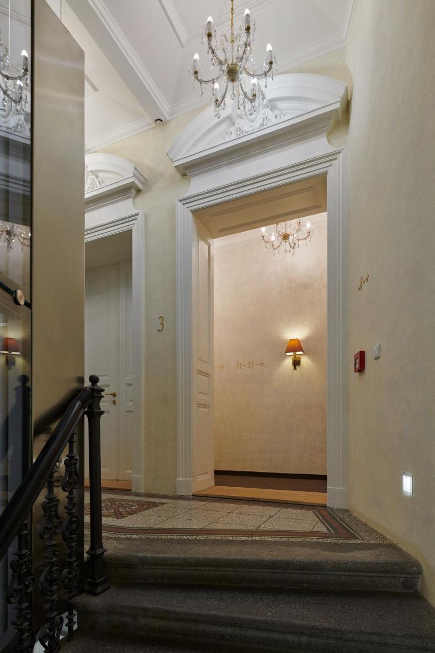 Ventana Hotel Прага Екстериор снимка