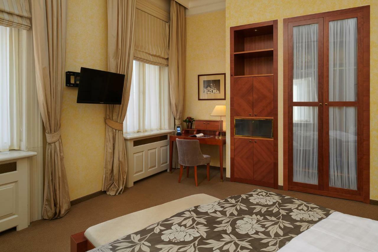 Ventana Hotel Прага Екстериор снимка